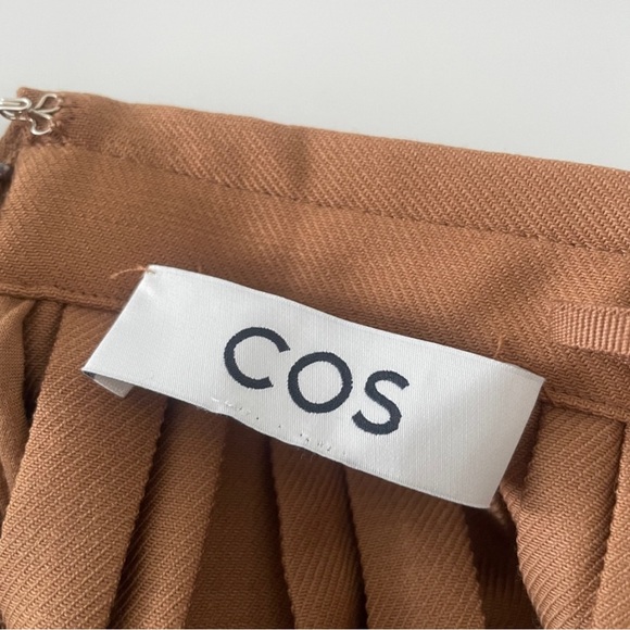 COS Pleated Wool-Blend Mini Skirt in Light Brown - Picture 6 of 6